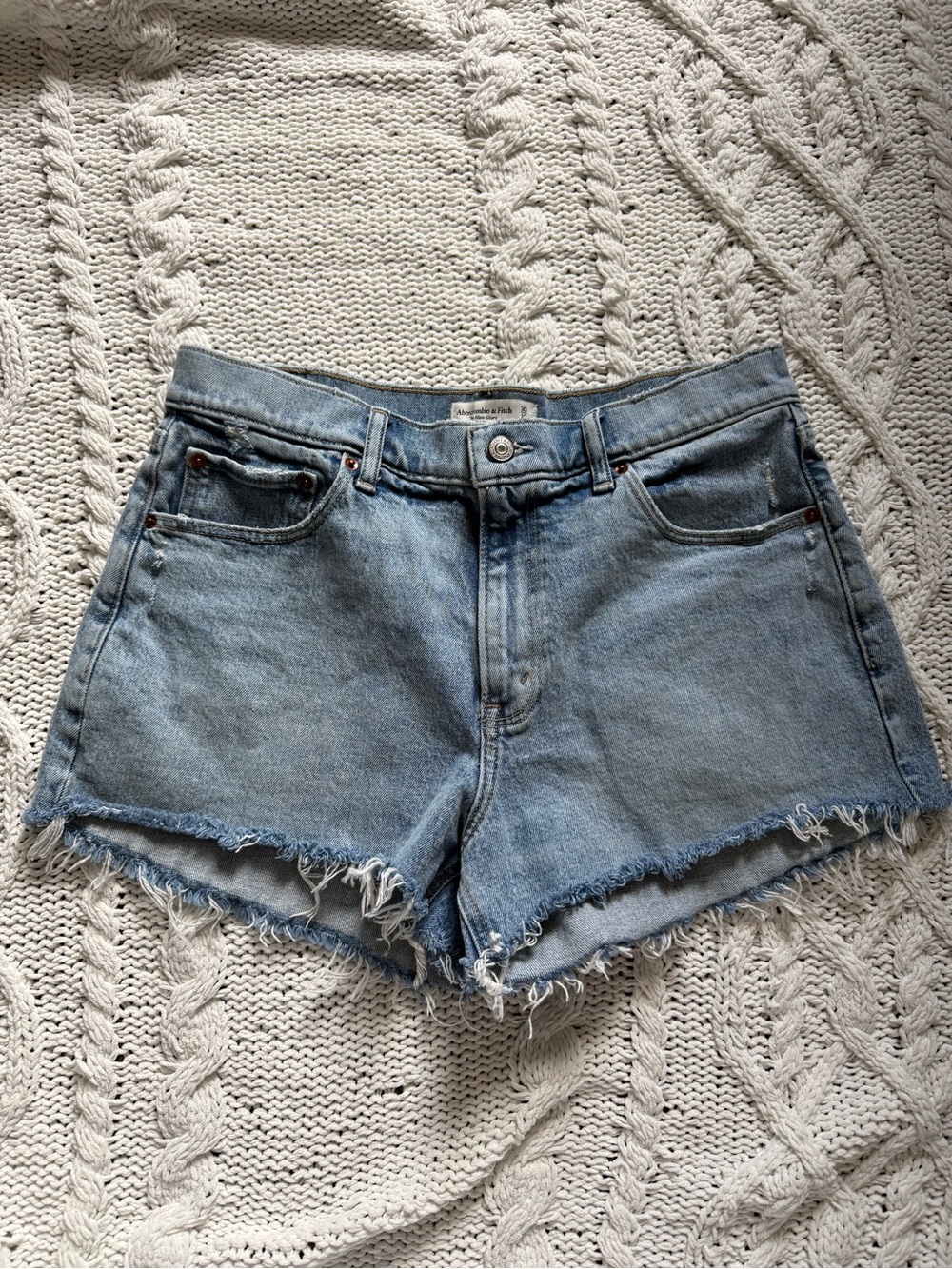 ABERCROMBIE & FITCH ‘THE MOM SHORT’
